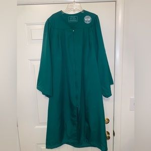 MSU 5’3-5’5 Graduation Gown